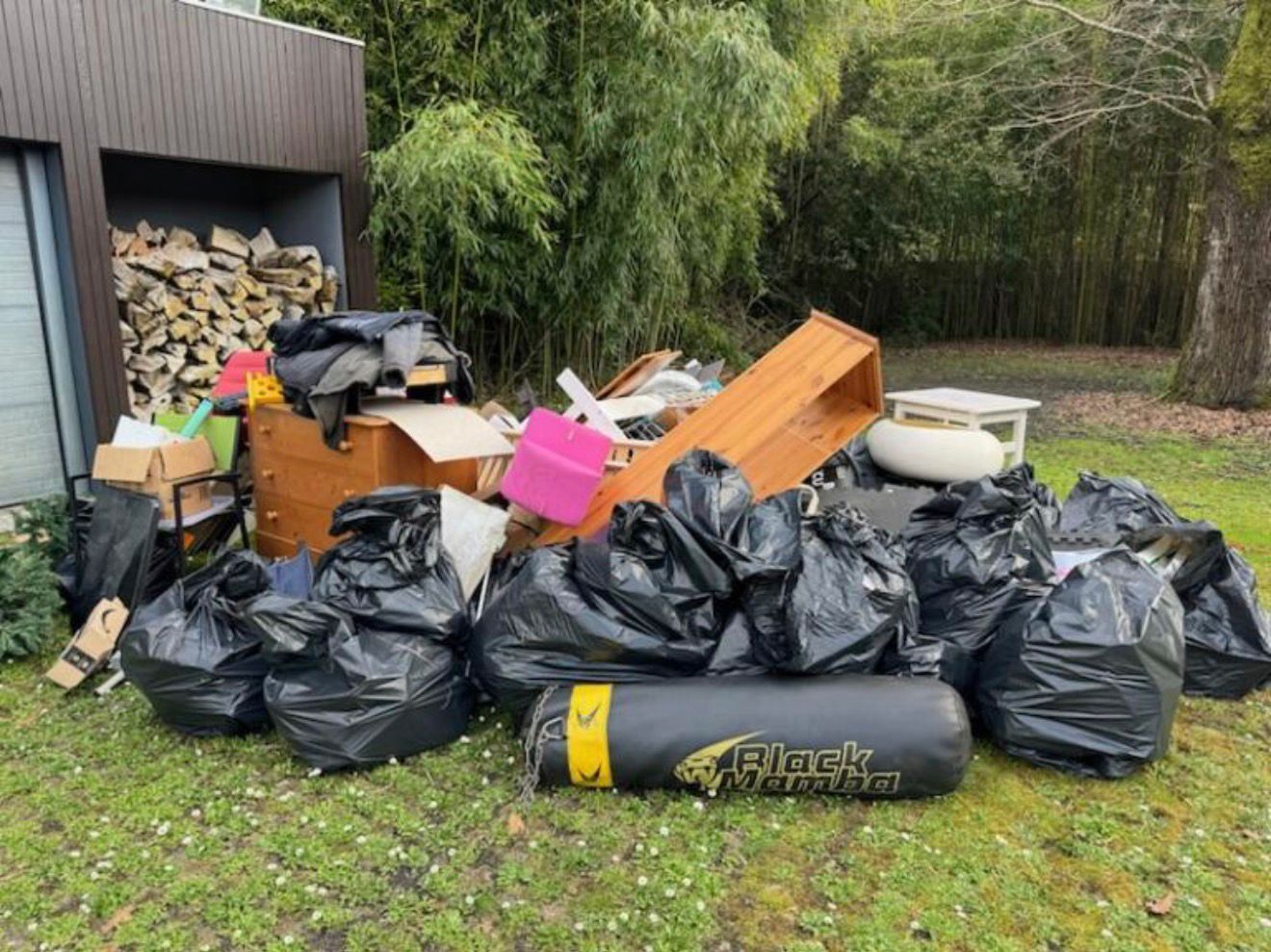 Combien coûte un débarras en Gironde ? Guide des tarifs 2025